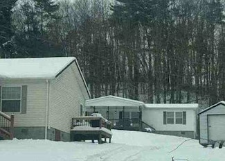 109 Van Buren Ln, Beaver, WV 25813