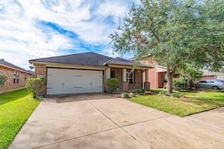 2007 Lansing Cove Dr, Fresno, TX 77545