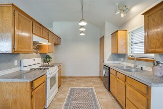 16405 Sterling Creek Dr, Edmond, OK 73013