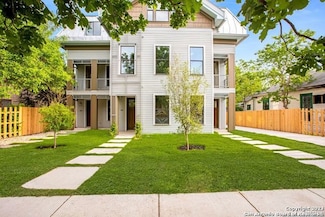 808 E Carson St, San Antonio, TX 78208
