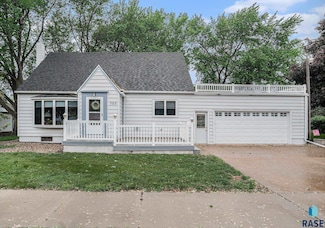 705 N Main St, Canton, SD 57013