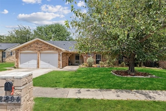 2804 Ridgewood Dr, Hurst, TX 76054