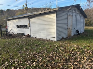 31 Highway 31 Ln E, Bethpage, TN 37022