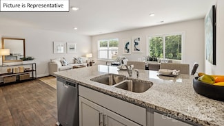 2949 Penninger Cir, Charlotte, NC 28262