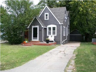 528 N Terrace Dr, Wichita, KS 67208