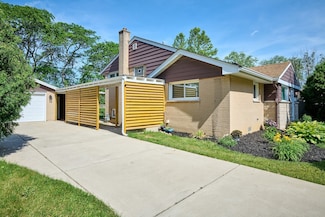 1226 Longmeadow Dr, Glenview, IL 60025