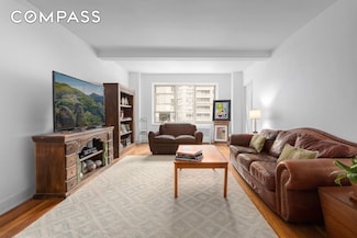 400 E 52nd St Unit 7 A, New York, NY 10022