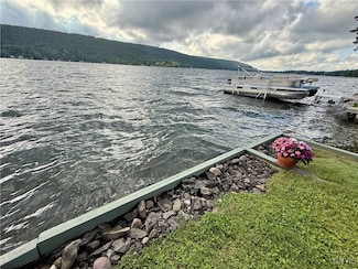 151 E Lake Rd, de Ruyter, NY 13052
