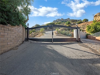 501 Thompson, Chatsworth, CA 91311