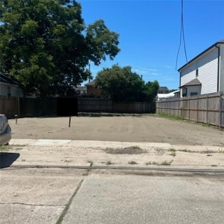 384 Aris Ave, Metairie, LA 70005