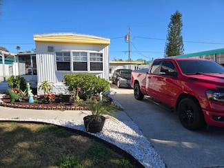 229 Daisy, South Daytona, FL 32119