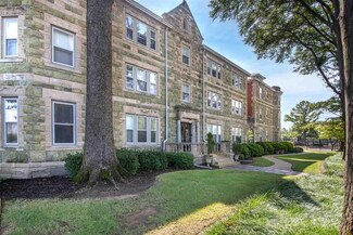 200 N Waldran Blvd Unit 16, Memphis, TN 38105