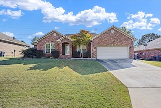 140 Hawthorne Ln, Russellville, AR 72802