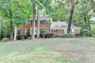 1592 Walkway Ct SW, Lilburn, GA 30047