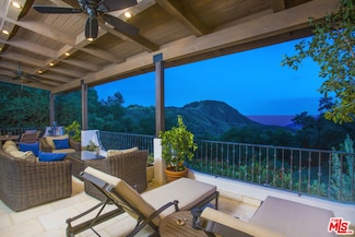 20950 Waveview Dr, Topanga, CA 90290