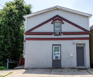 61 School St, Norwich, CT 06360