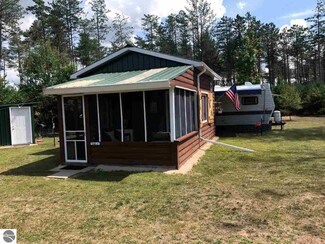 13282 Aylsworth Rd, Beulah, MI 49617