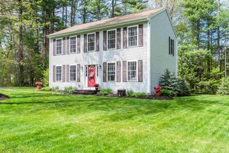 19 Bay St, Goffstown, NH 03045