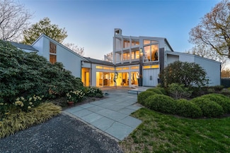 4105 Soundview Ave, Mattituck, NY 11952