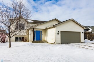 4473 47th St S, Fargo, ND 58104