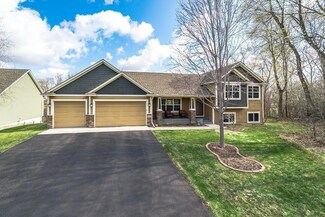 2003 Evergreen Ln, Shakopee, MN 55379