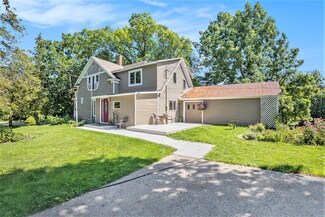3239 Pettis Ave NE, Ada, MI 49301