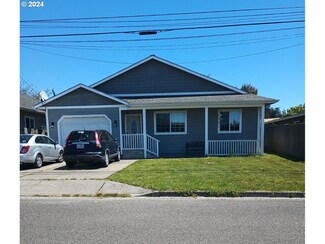1023 Sanford St, Coos Bay, OR 97420