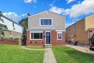 318 Vincent Ave, Lynbrook, NY 11563