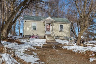 26 Charles St, Woburn, MA 01801