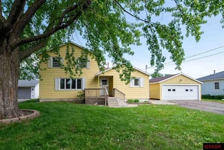 308 Le Ray Ave, Eagle Lake, MN 56024