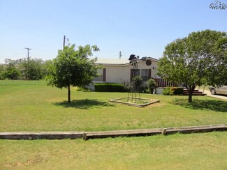 109 Park Ave, Electra, TX 76360