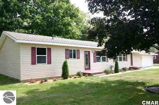 730 Eden St, Saint Louis, MI 48880