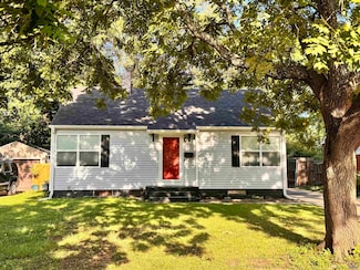 1931 SW Randolph Ave, Topeka, KS 66604