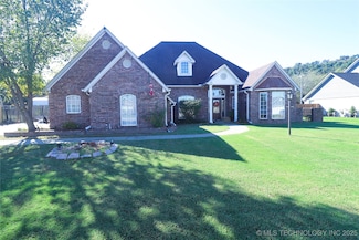303 Nanih Waiya, Poteau, OK 74953
