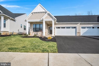 118 Village Dr, Millersville, PA 17551