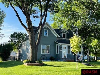 803 803 N 4th St, St. Peter, MN 56082