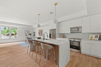 122 Washington St Unit 21, Weymouth, MA 02188