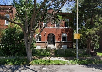 3135 Chippewa St Unit 1, Saint Louis, MO 63118