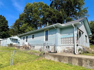 403 Sycamore St, Scott City, MO 63780