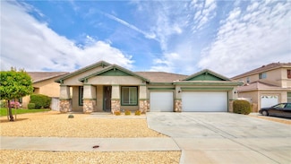 13868 Rosemary St, Hesperia, CA 92344