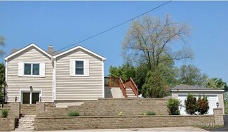 3909 Midway Dr, Island Lake, IL 60042