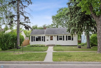 1514 2nd St N, Fargo, ND 58102