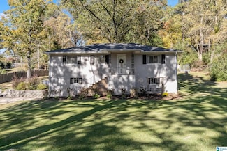 318 Cherokee Dr, Trussville, AL 35173