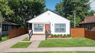 1135 S Lewis Place, Tulsa, OK 74104