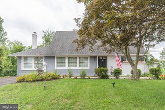 38 Crown Rd, Levittown, PA 19057