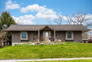 902 S Putnam St, Williamston, MI 48895