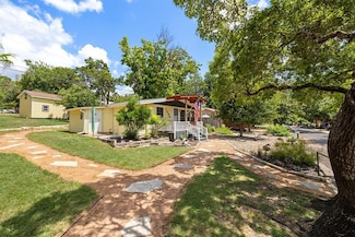 1404 McAllen Dr, Kerrville, TX 78028