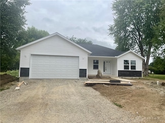 1389 Leon Dr, West Alexandria, OH 45381