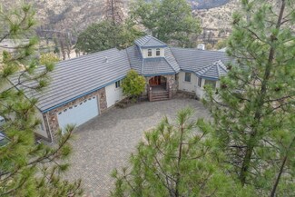 312 Oak Knoll Rd, Klamath River, CA 96050