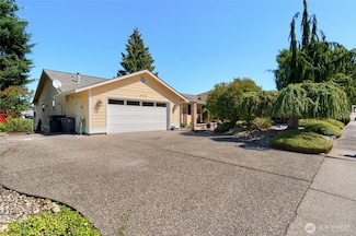 3708 W 8th St, Anacortes, WA 98221